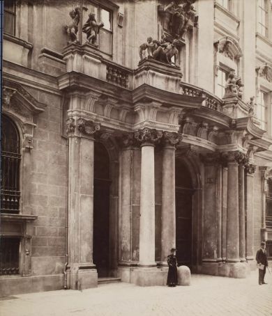 Lichtensteinsches Majoratshaus Portal Bankgasse Wien Museum Online Sammlung 18484 1.jpg