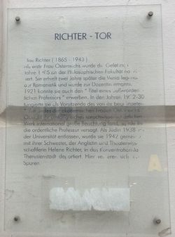 Tor der Erinnerung Elise Richter, 1090 Alser Straße 9.JPG