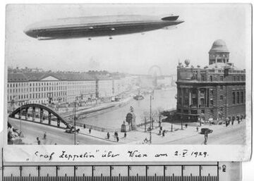Fotokarte "Graf Zeppelin" über Wien, 2. Mai 1929