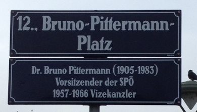 Erläuterungstafel Bruno Pittermann, 1120.JPG