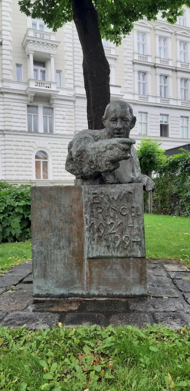 Erwin-Ringel-Denkmal.jpg