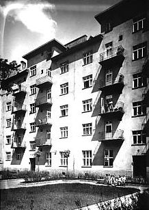 Volkswohnhaus Wohlmutstraße 4-6: hofseitige Fassade