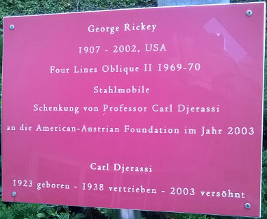 Gedenktafel Carl Djerassi, Campus Uni Wien, 1090.jpg