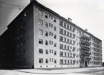 Sturhof: Fassade Vorgartenstraße