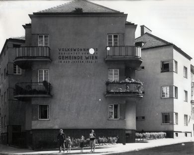 Wohnhausanlage Zeleborgasse - Fassade.jpg