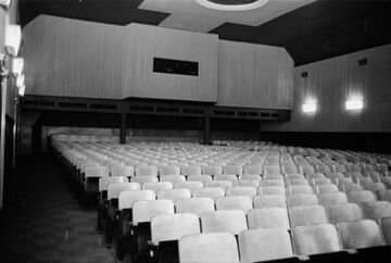 Kinosaals des ehemaligen Gudrunkinos (Gudrun Lichtspiele) (um 1969)