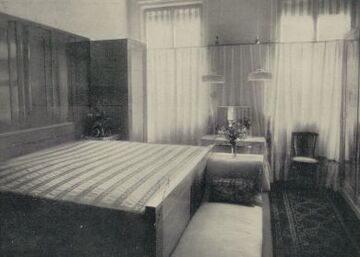 Elisabethstraße 15: Schlafzimmer in der Wohnung Alfred Sobotka, gestaltet von Adolf Loos; um 1930