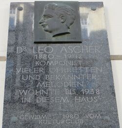 Gedenktafel Leo Ascher, 1020 Kurzbauergasse 6.JPG