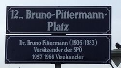 Erläuterungstafel Bruno Pittermann, 1120.JPG