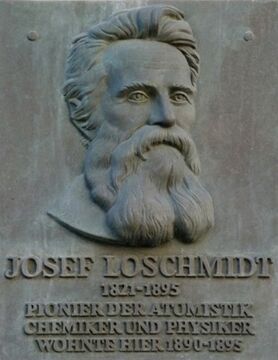 Gedenktafel für Josef Loschmidt am Haus <!--LINK'" 0:0--> <!--LINK'" 0:1--> 79, angefertigt von <!--LINK'" 0:2-->