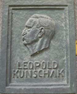 Gedenktafel Leopold Kunschak, 1110 Simmeringer Hauptstraße 116.jpg