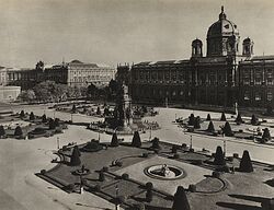 Maria Theresien Platz.jpg