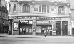 Maxim Bio - Johann Strauss Kino.jpg