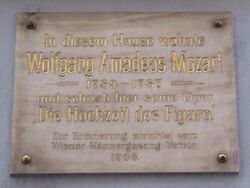 Mozart-Gedenktafel-Schulerstraße.jpg