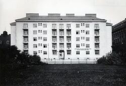 Leuthnerhof - Fassade Linke Wienzeile.jpg
