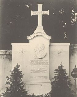 Grabdenkmal Adolf Weiss.jpg