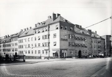 Städtische Wohnhausanlage Onno-Klopp-Gasse 12-16: Ecke Cumberlandstraße/ Rupertgasse
