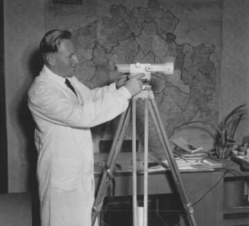 Auswertungsgerät Luftbilder (1957).