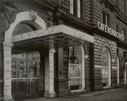 Café Heinrichhof 1935.jpg