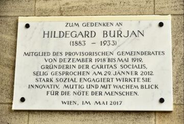 Gedenktafel für Hildegard Burjan am Rathausturm, 2017