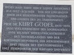 Gedenktafel Kurt Gödel - Wohnort vor Emigration, 1190 Himmelstraße 43.jpg