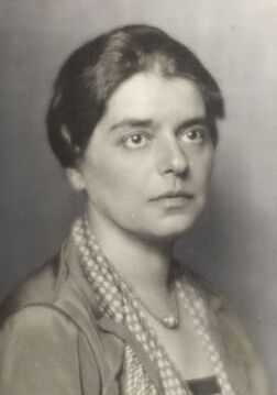 Olga Ehrenhaft-Steindler, 1927