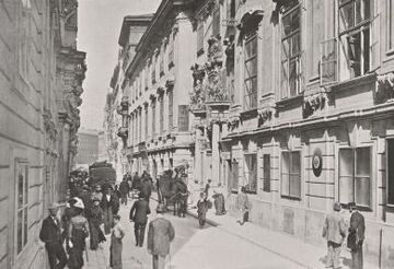 Die Wipplingerstraße auf Höhe des <!--LINK'" 0:0--> (rechts), um 1905