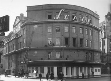 Außenansicht des neues Großkinos, der Scala (Weltbild, 9. September 1938)