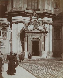 Portal Peterskirche.jpg