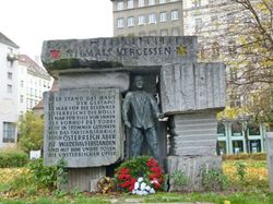 Gestapo Gedenkstein Morzinplatz.jpg