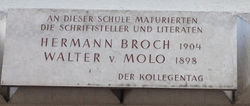 Gedenktafel Hermann Broch und Walter von Molo, Lise Meitner Realgymnasium, 1010 Schottenbastei 7-9.JPG