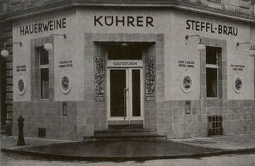 Hahngasse 24, Gasthaus Kührer, Portalgestaltung von Architekt Leopold Ponzen, 1934