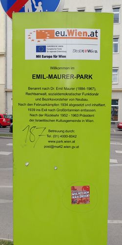 Parkbenennungstafel 1070 Emil-Maurer-Park Süd.jpg