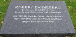 Gedenkstein Robert Danneberg 1030 Arenbergpark.JPG