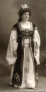 Josefine Ritzinger als "Vindobona" in "Des Kaisers Traum" von <!--LINK'" 0:1-->, 1908