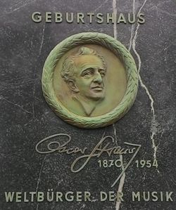 Oscar Straus Gedenktafel.jpg
