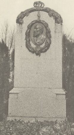 Grabdenkmal Wilhelm von Doderer.jpg