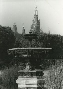 Volksgartenbrunnen Matz.jpg