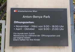 Parkbenennungstafel 1040 Anton Benya Park.jpg
