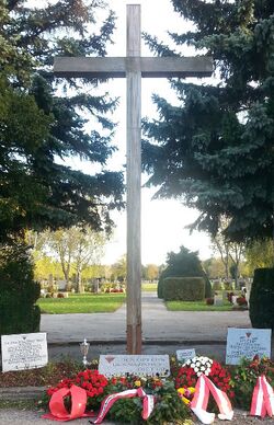 Gedenkkreuz Opfer des Nazismus die für Österreich starben, 1110 Zentralfriedhof, Gruppe 40.jpg
