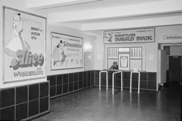 Kassabereich des Votivparkkinos (um 1976)