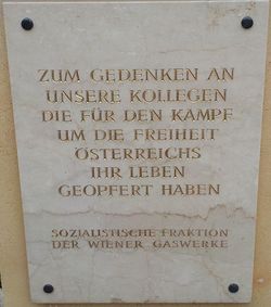 Gedenktafel für Widerstandskämpfer der Gaswerke, 1110 Eyzinggasse 12.jpg