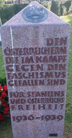 Denkmal für österreichische Spanienkämpfer, Zentralfriedhof, Gruppe 28.jpg