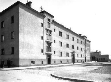 Städtische Wohnhausanlage Konstanziagasse 44: Ecke Konstanziagasse/ Hans-Steger-Gasse