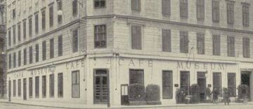 Fassade des <a class="mw-selflink selflink">Café Museum</a>, um 1910