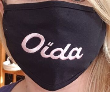 Während der <!--LINK'" 0:0--> wurden Mund-Nasen-Schutzmasken der Konditorei "Aida" mit dem Wiener Ausdruck "Oida" bedruckt.