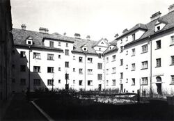 Wohnhausanlage Berzeliusgasse Innenhof.jpg